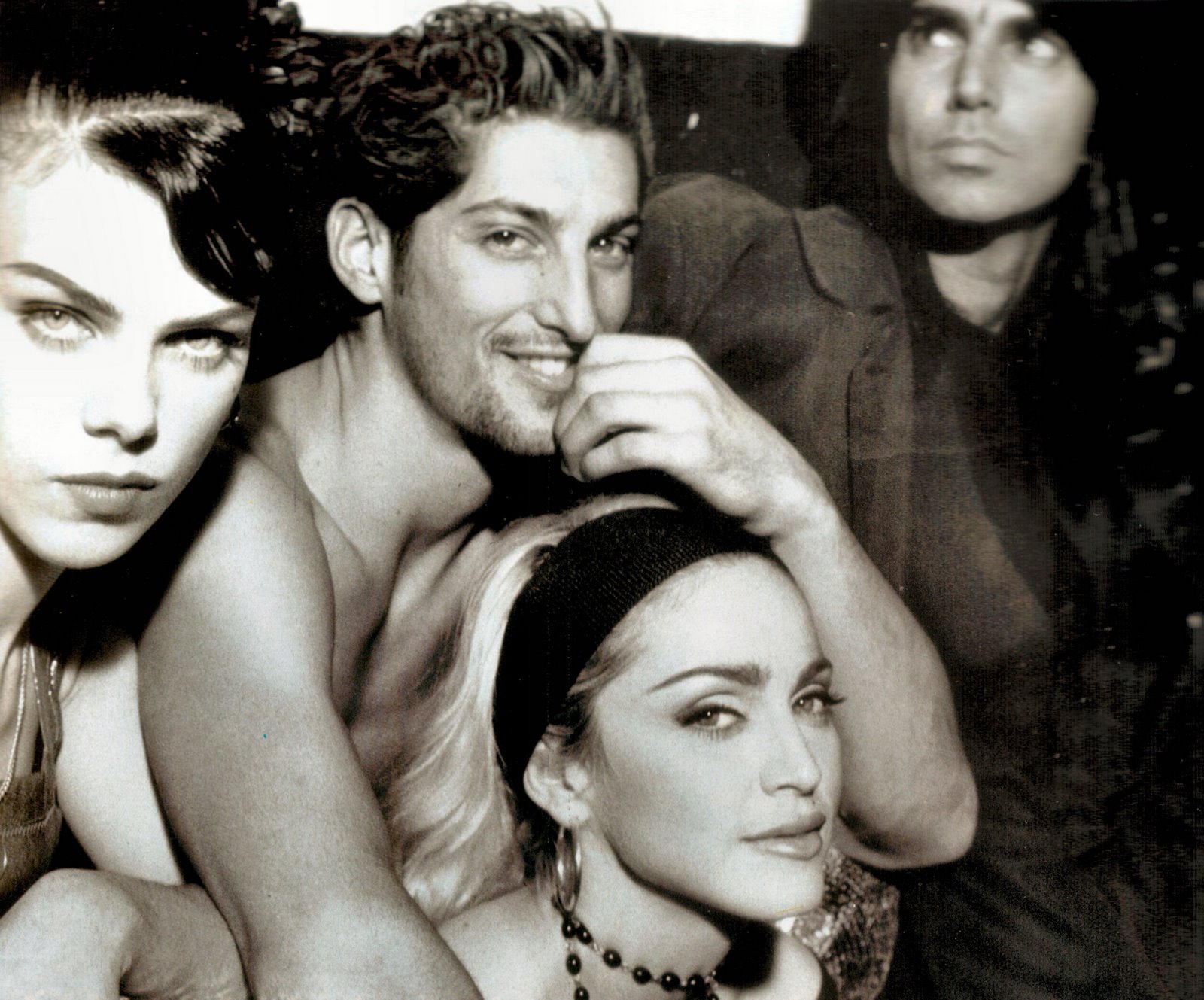 Debi Mazar (39) – DIVINA MADONNA, image size:1600x1329