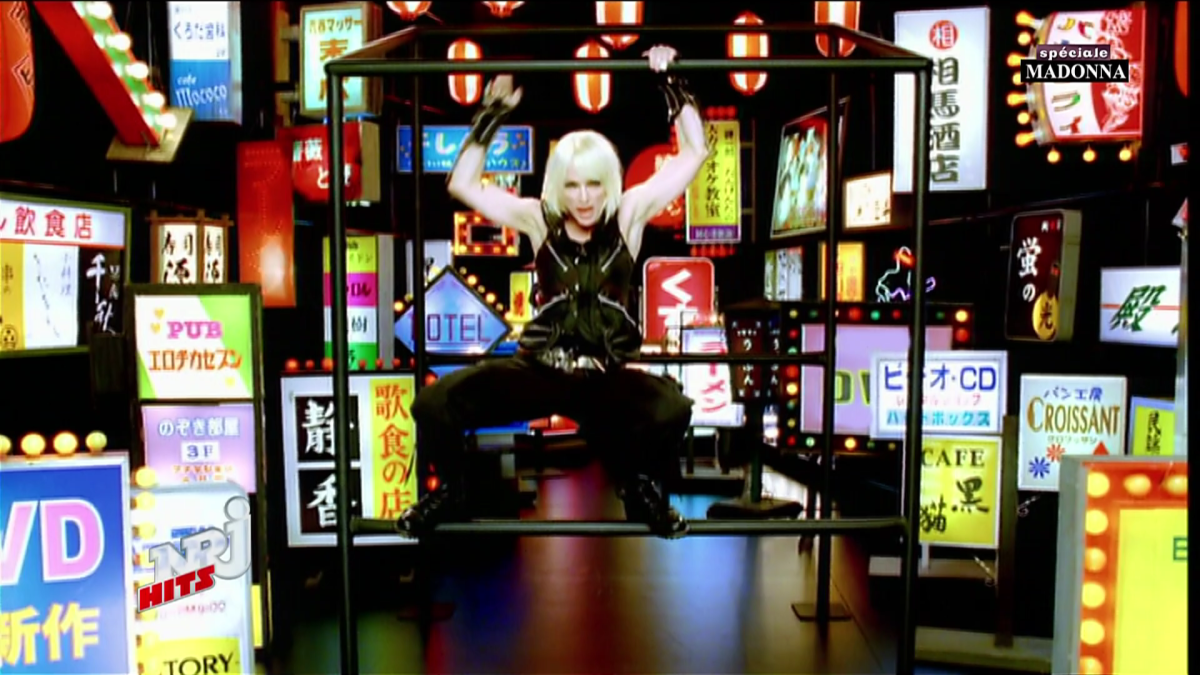 «JUMP» DIVINA MADONNA