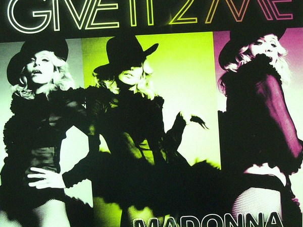 «GIVE IT 2&nbsp;ME»