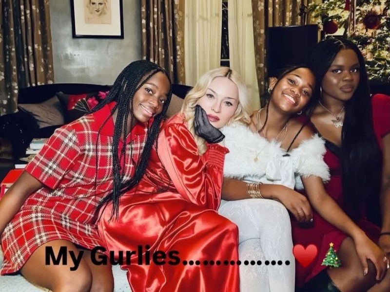 «MERRY CHRISTMAS» 2025